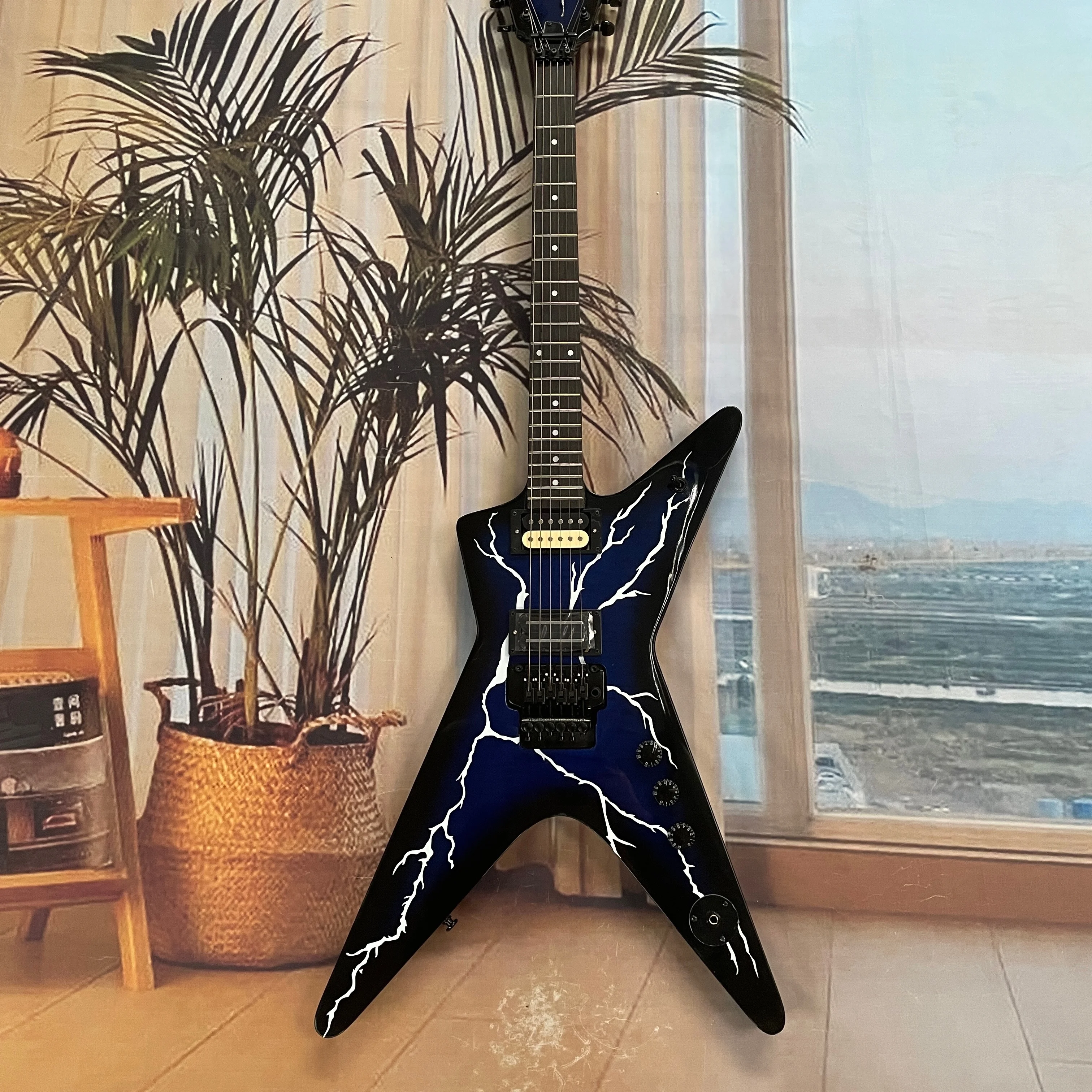 Guitarra eléctrica de 6 cuerdas Lightning Fork, tono rico, cuerpo de caoba, mástil de arce, guitarra de alto rendimiento para práctica en casa.