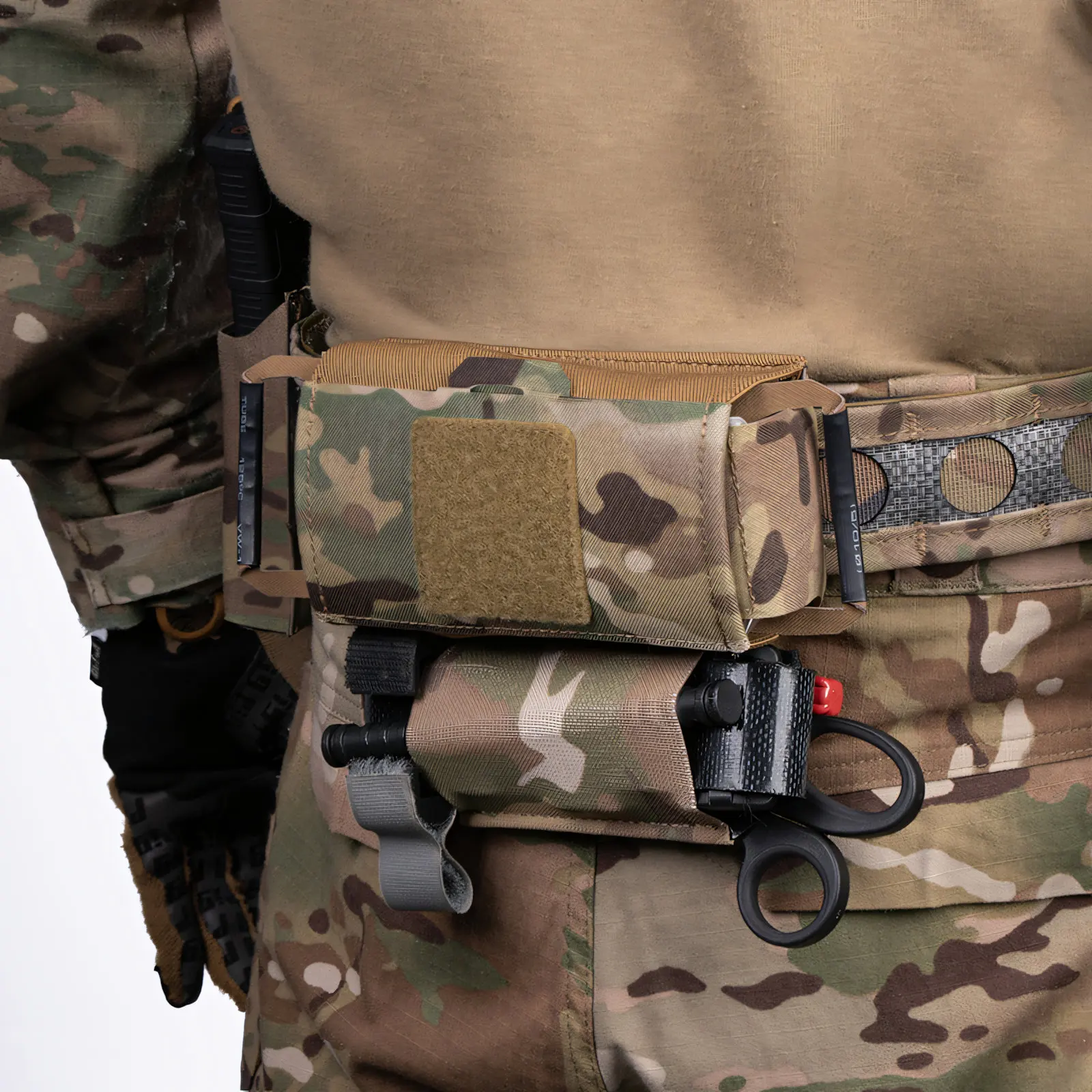Wosport Tourniquet Holder Double Layer Elastic Strap Velcro Mount Medical Gear Organizer Horizontal Vertical Setup for Airsoft