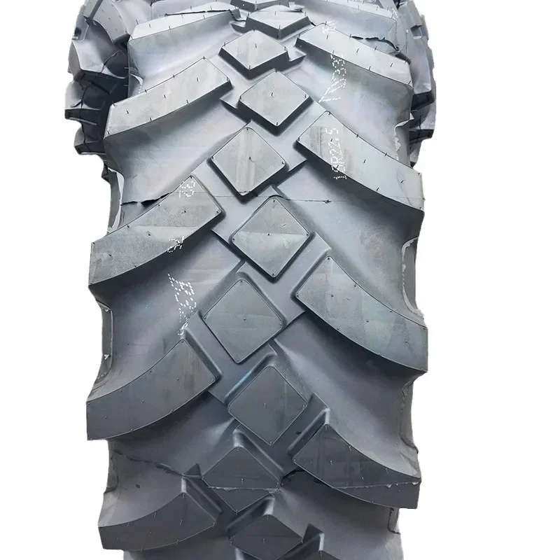 18R22.5 Workover Rig Tire Herringbone Steel Wire Vacuum Construction Machinery Tire