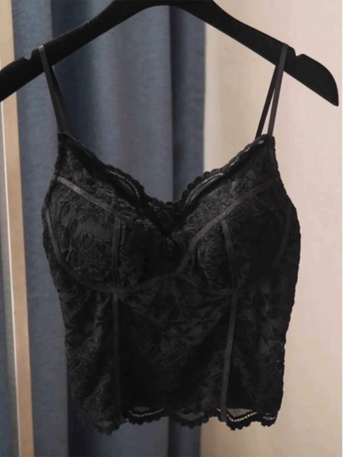 White Lace Strap Vest Women's Short Sexy Gathered Inner Wear Top with Chest Pad Beautiful Back Underwear Commute Style Slim Fit