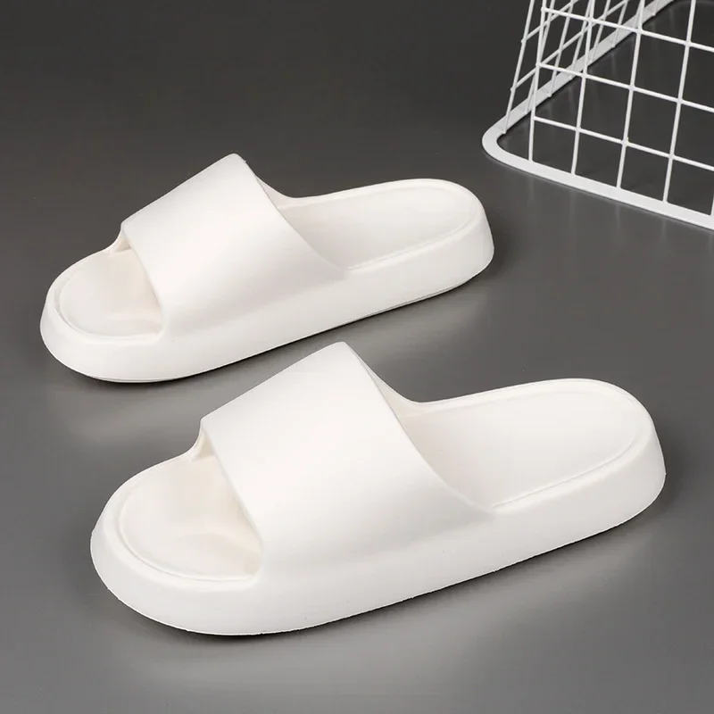 

LATV Thick Bottom Cloud Slippers Men Fashion Letter Print Platform Sandals Man 2025 Comfortable Soft Sole Beach Pillow Slides