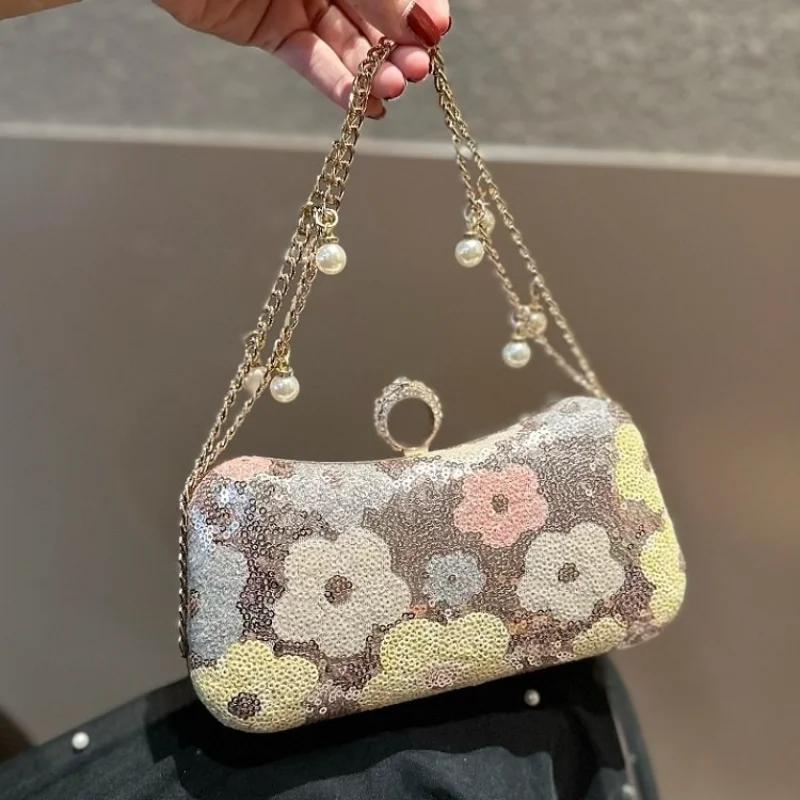 

Ретро Cheongsam Банкетная сумка Элегантная ручная сумка в китайском стиле с цветочной вышивкой Большая вместительная сумка на плечо