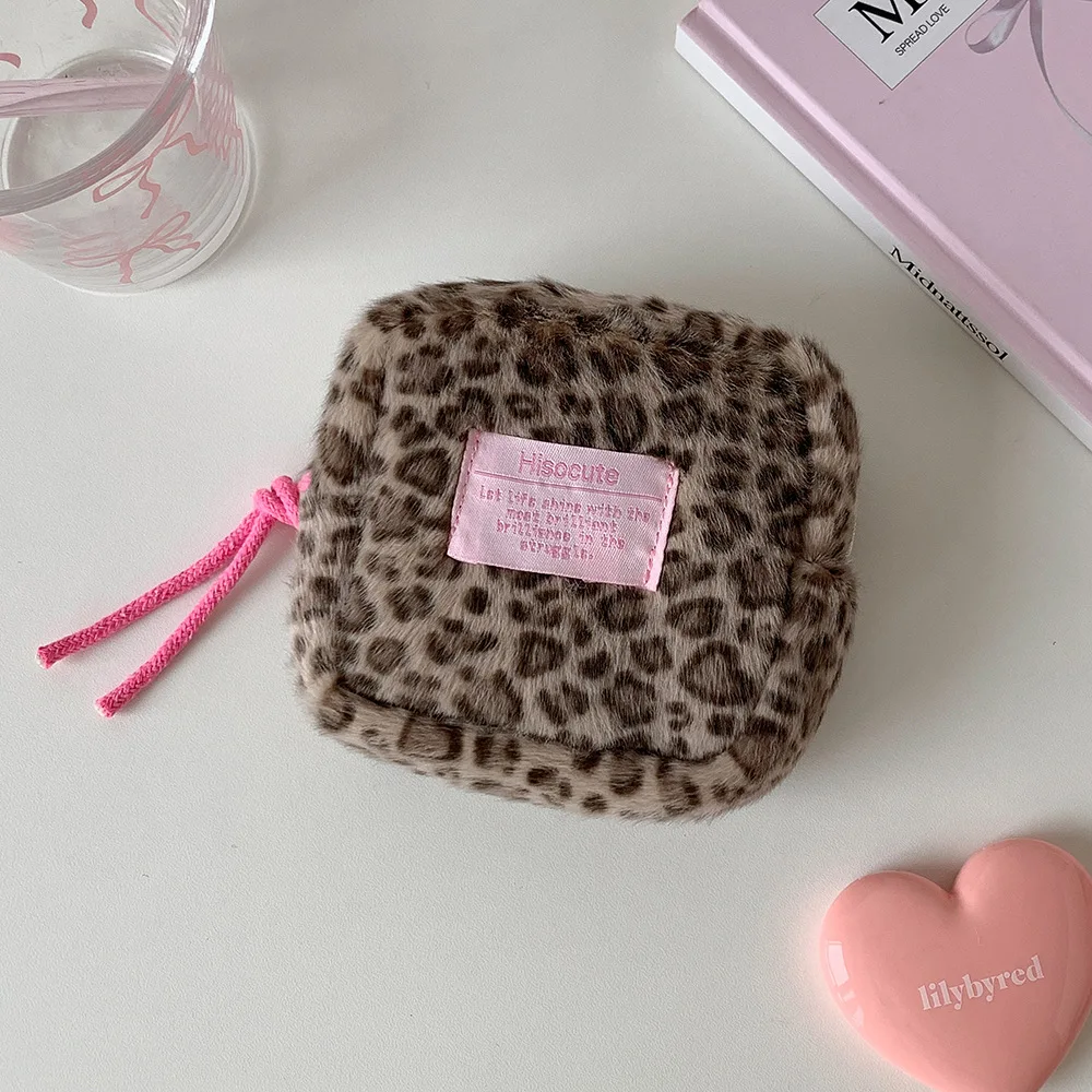 1 Stück Modische Retro Plüsch Quadratische Leopardenmuster Kosmetiktasche Niedliche Tragbare Hygiene-Baumwolltasche Aufbewahrungstasche Damengeschenk – Detail 13
