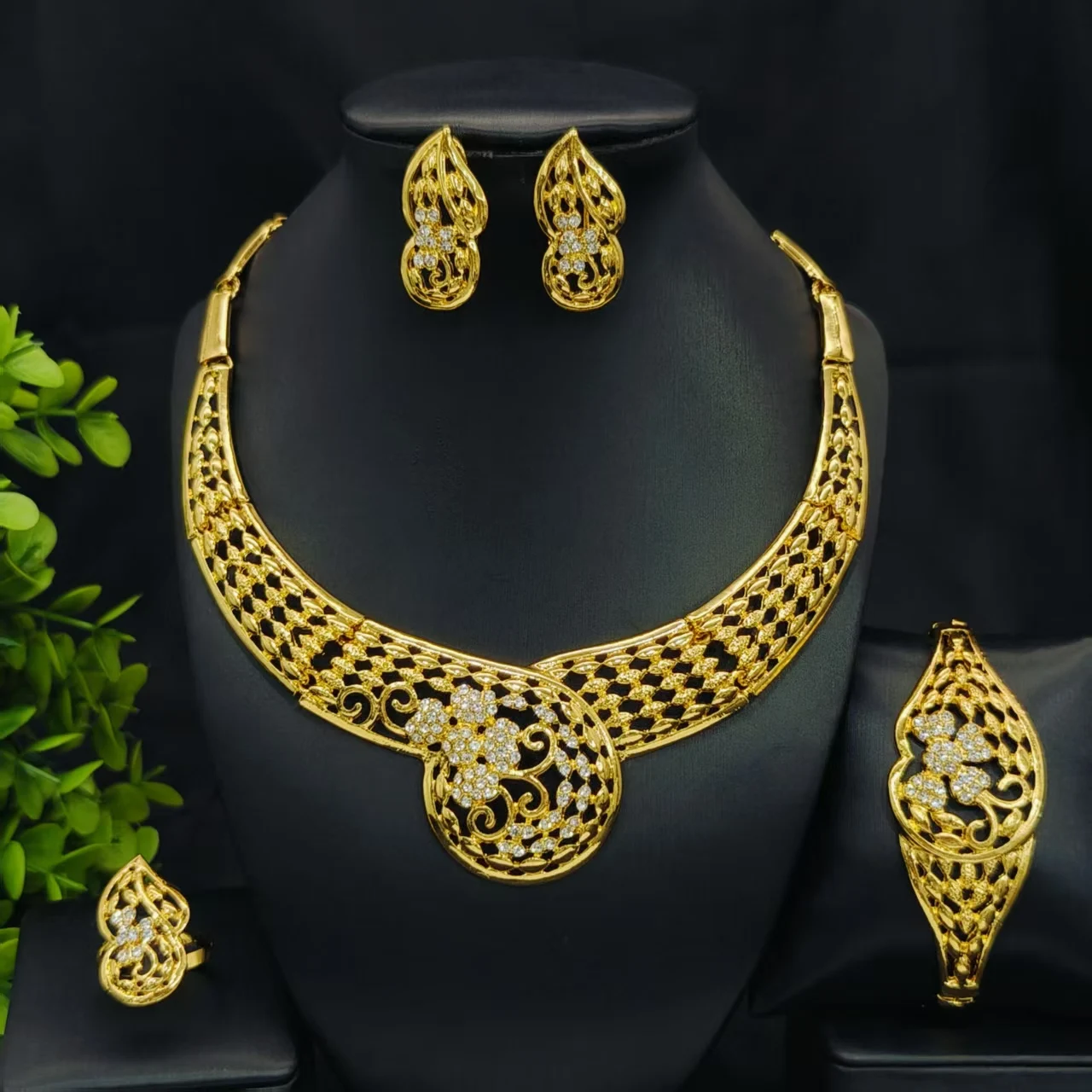 Women Necklace Earrings Ring Bracelet 4Pcs Jewelry Set Classic Design Dubai Nigeria Jewelry Gold Plated Trending