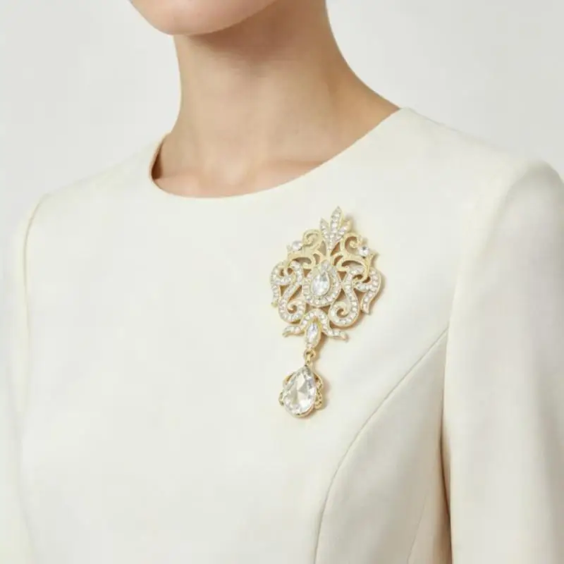 Elegant Vintage Rhinestone Brooch Gold Silver Tone Shiny Lapel Pin for Women Anniversary Wedding Evening Dress Accessory