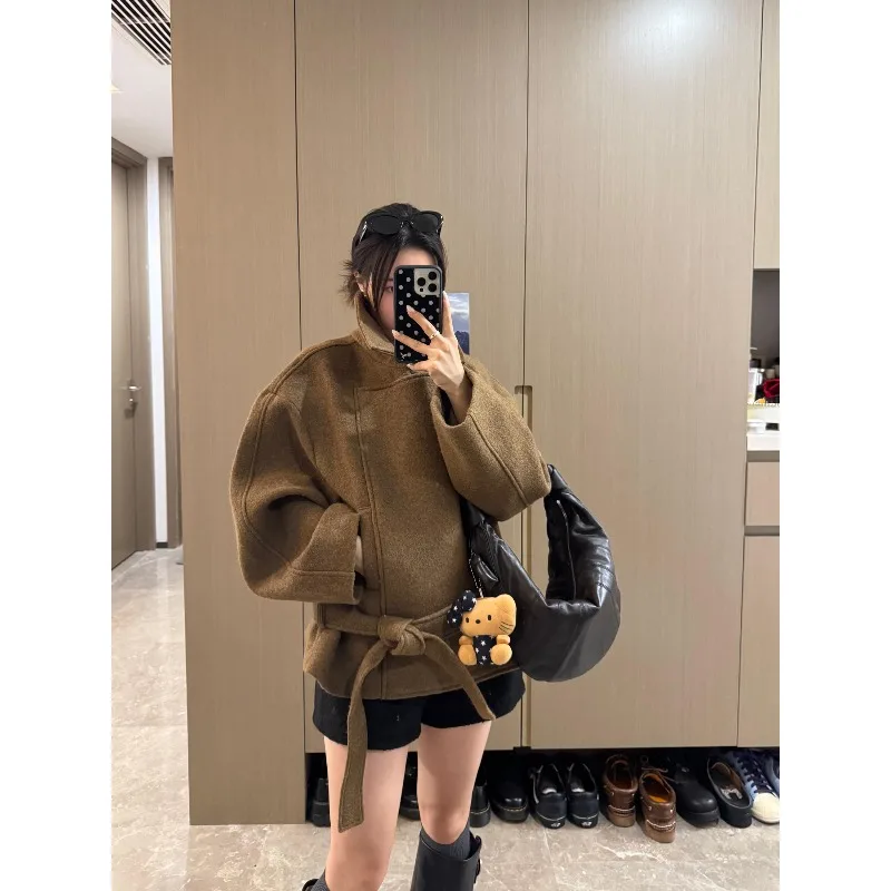 سترة قصيرة جديدة على الطراز الكوري لعام 2025 مع خصر شريطي للنساء في الخريف والشتاء #1