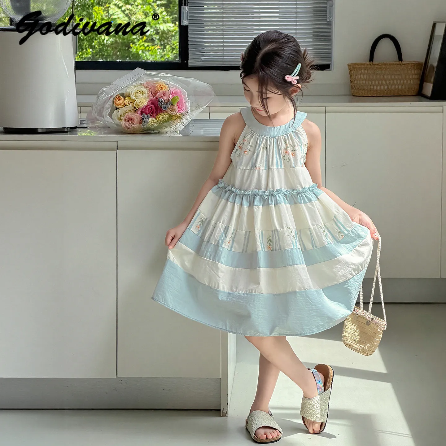 

Girls Summer New Sweet Thin Luxury Princess Halter Dress Kids Floral Print Ruffle Trim Patchwork Loose Fit Casual Beach Dress