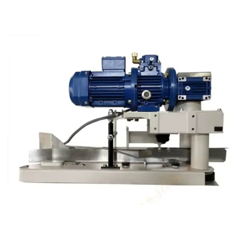 Open the bag folding machine bag feed folding machine stable bag delivery, precise folding