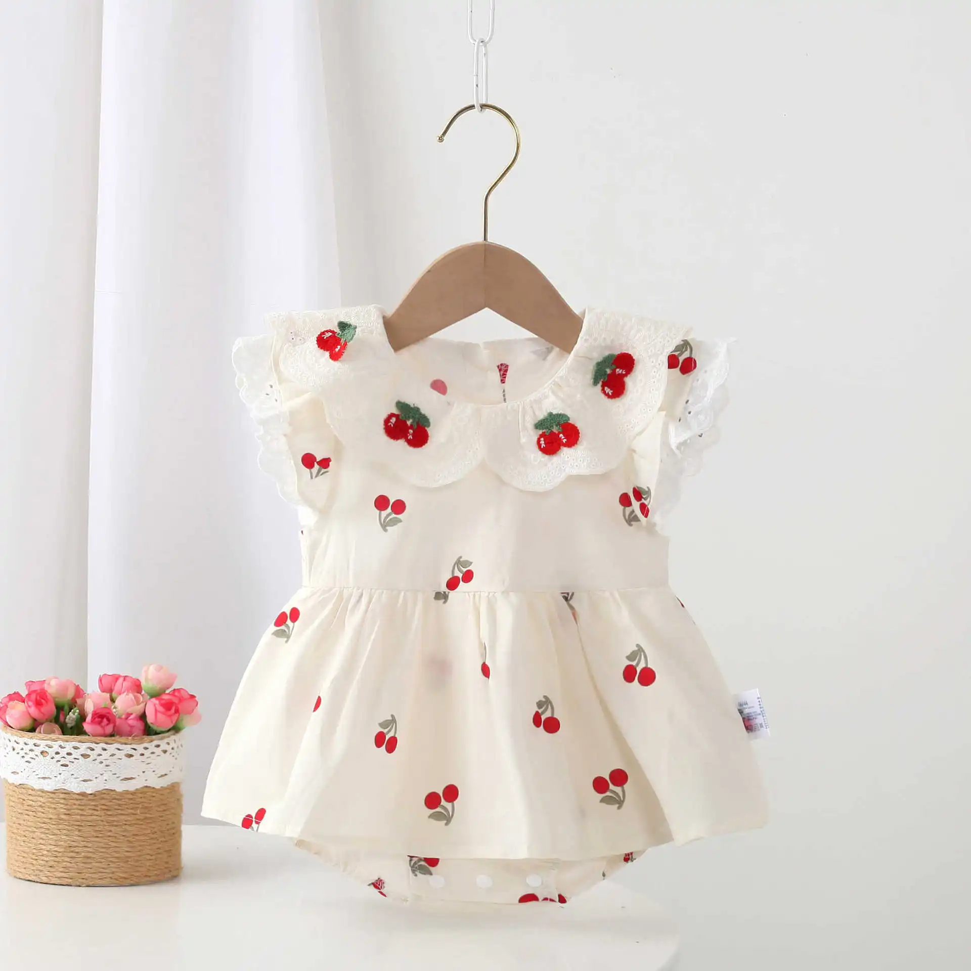 

New and Fashionable Summer Clothes for 0-3 Infants Cute Sleeveless Rompers for Girls Perfect for Stylish Outdoor Wear