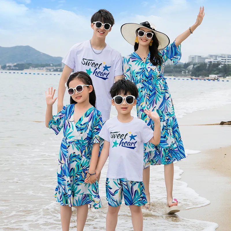 Family Matching Outfits Summer Beach Mum Daughter Foloral Dresses Bohemian Dad Son T-shirt+Shorts Couple Clothes Holiday Seaside