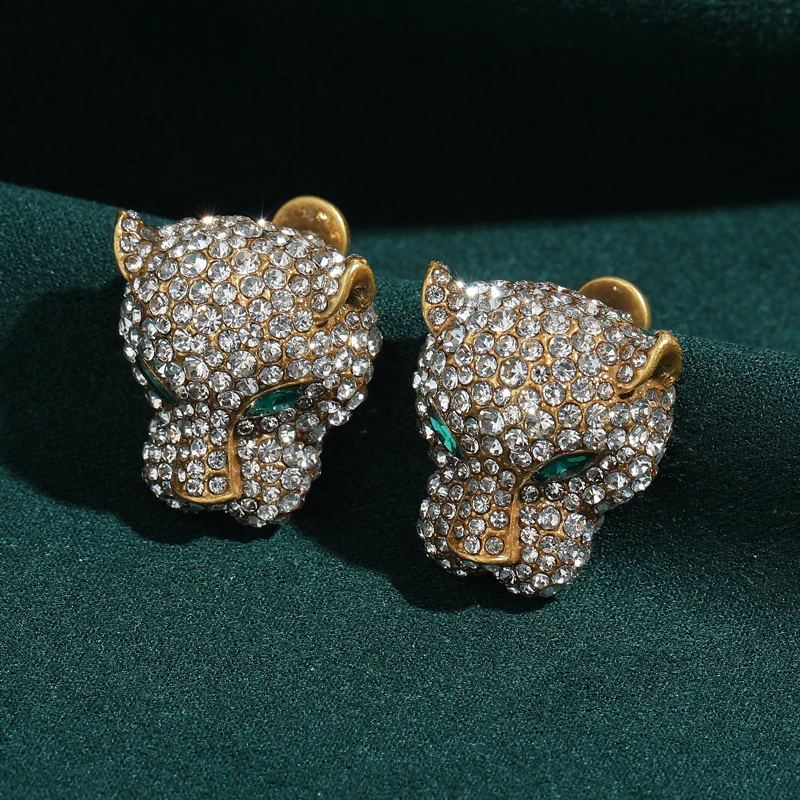 Vintage Fashion Trends 2026 - Vintage Leopard Head Animal Element Studs