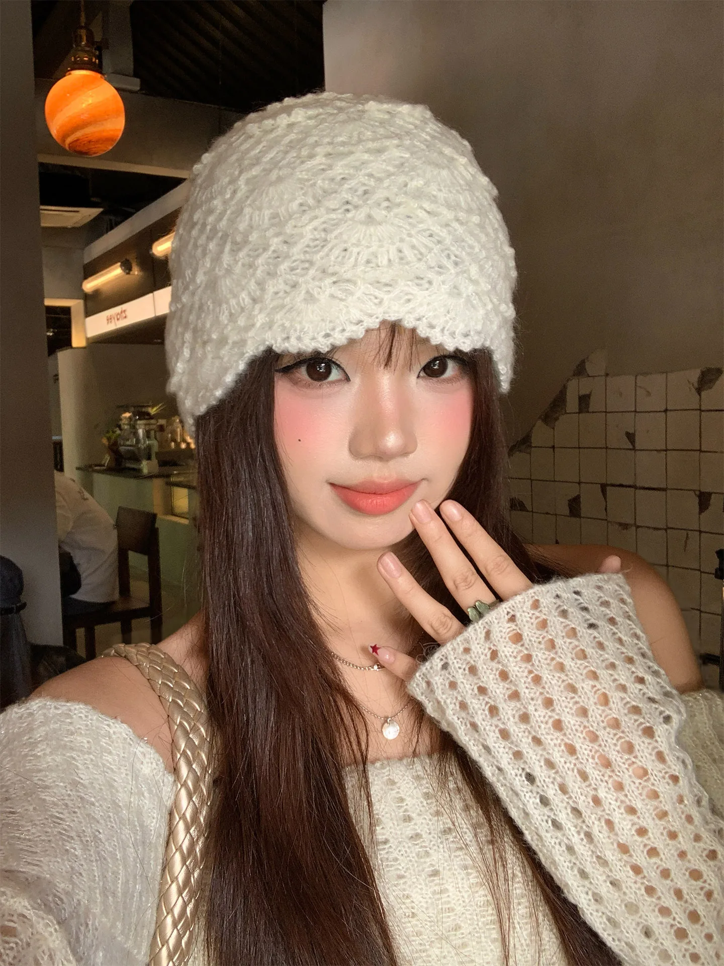 gorro-de-malha-branco-estilo-f-quente-e-confortavel-sex-para-primavera-outono-e-inverno-casual-sem-aba-dobrave