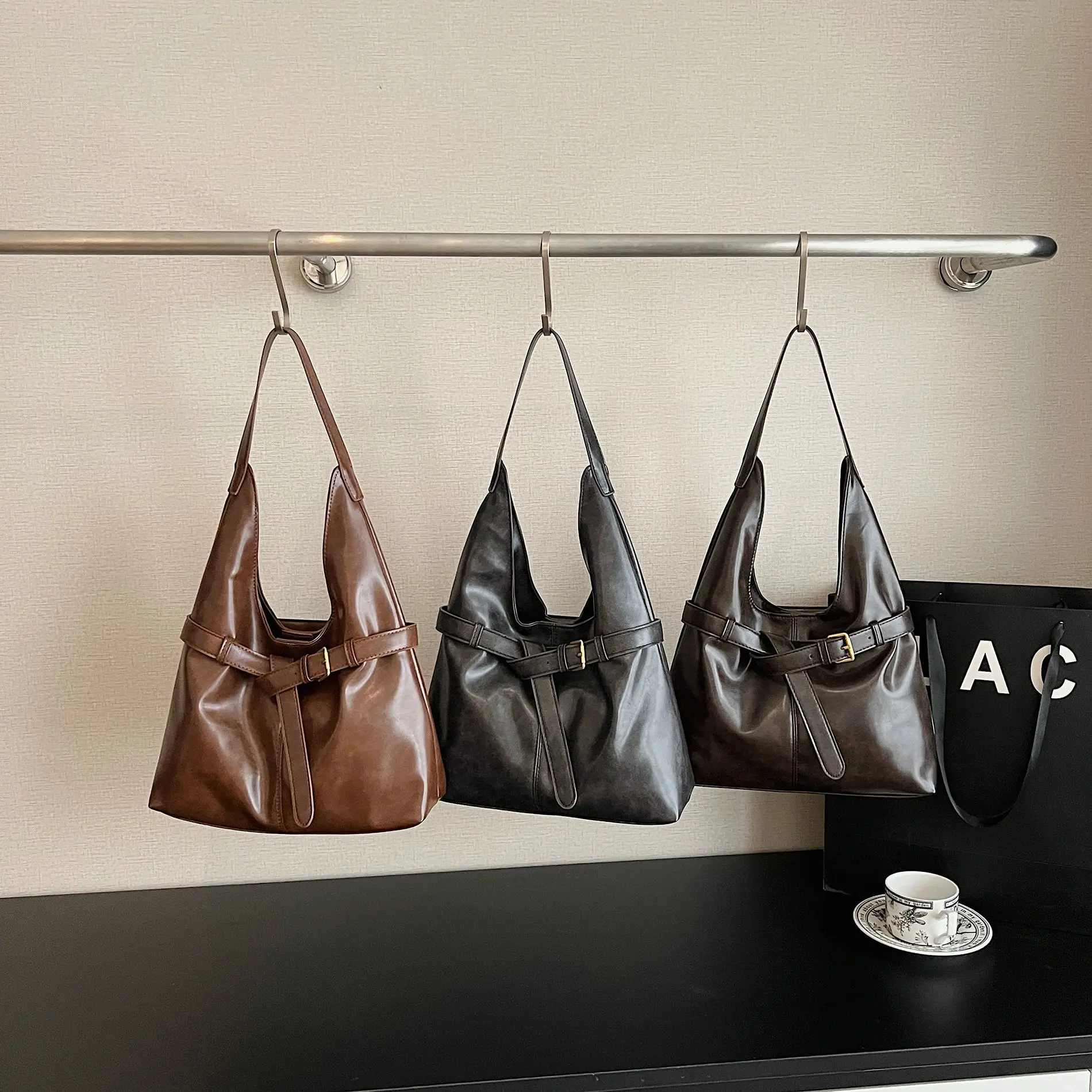 

2025 A/W Vintage Womens Large Tote Bag, Genuine Leather Multi-way Underarm Crossbody Purse, Retro Chic Work Bag for Office