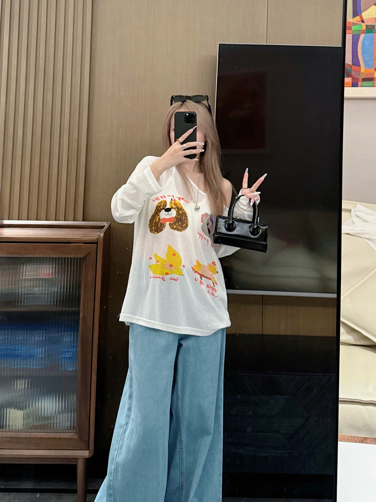 

Новая женская футболка 2026 года с мультяшным принтом животных, с открытыми плечами, длинным рукавом, свободного кроя, белая, модная повседневная одежда