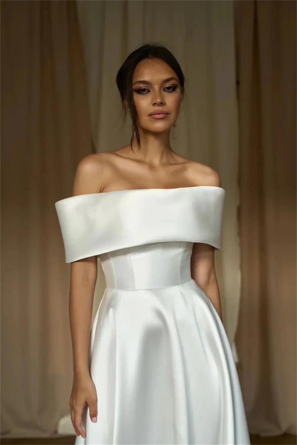 Md elegante fora do ombro uma linha vestidos de casamento ilusão cetim drapeado vestido de noiva plissado trem varredura personalizado