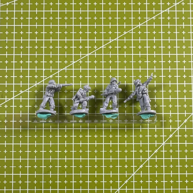 

Precision 1/72 Resin Model Kit Gk, 4-person Model for The Bomber, Unpainted