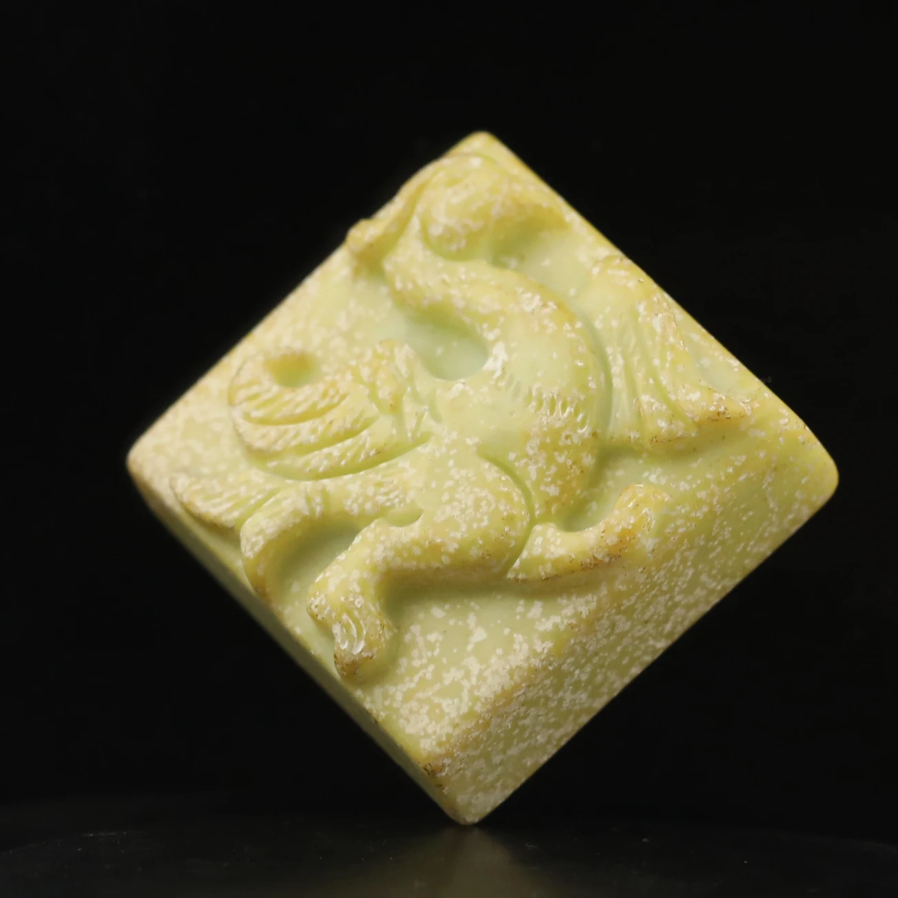 الصين اليشم الطبيعي منحوتة تمثال التنين ختم قلادة قلادة e