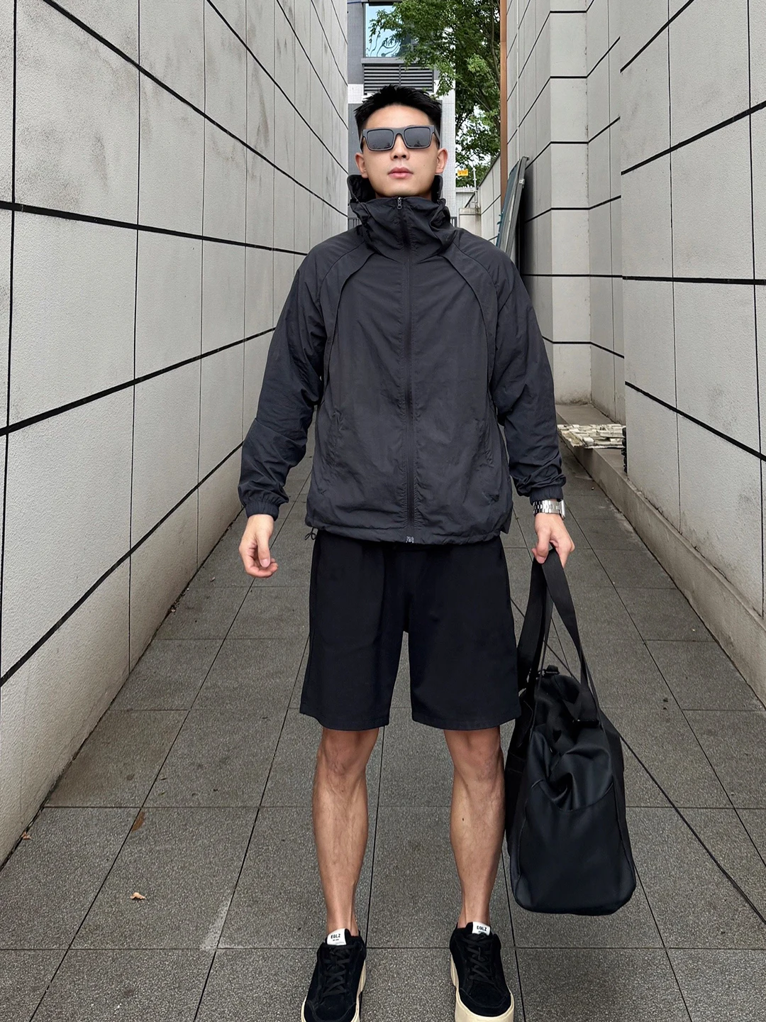 黒の速乾性クール感日焼け止め服メンズ夏アイスシルクサイクリングジャケット屋外釣りフード付き日焼け止めスーツ
