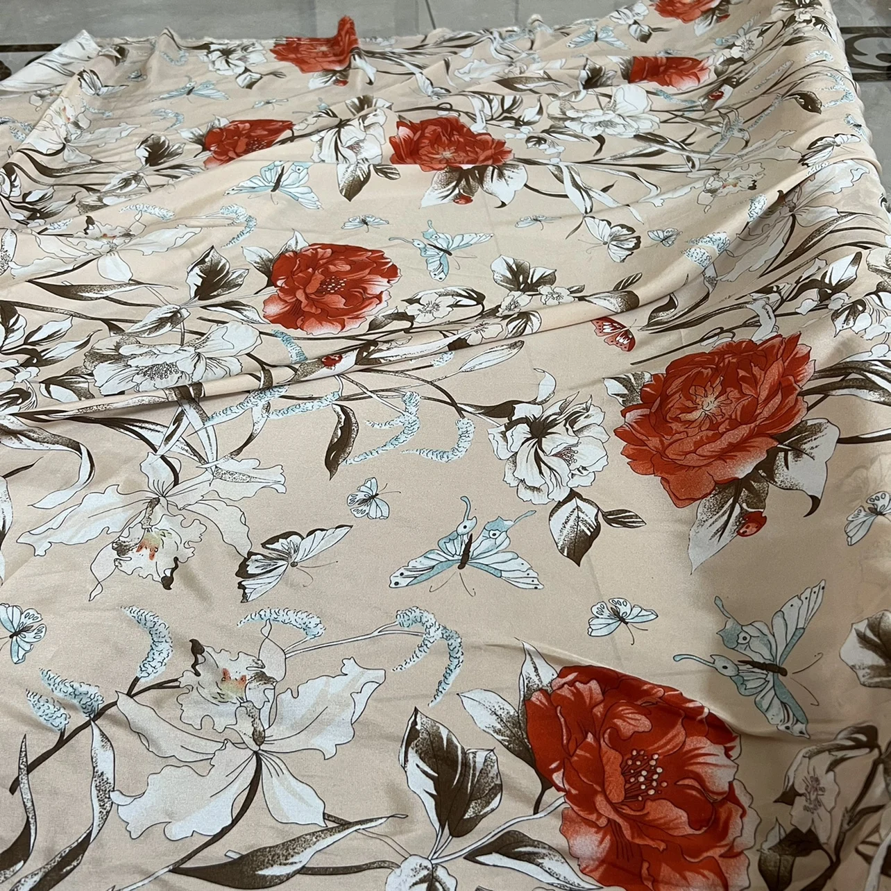 1 meter 100% Mulberry Silk 14 momme Crepe Silk Fabric Beige Red Flower Printed 140cm 44