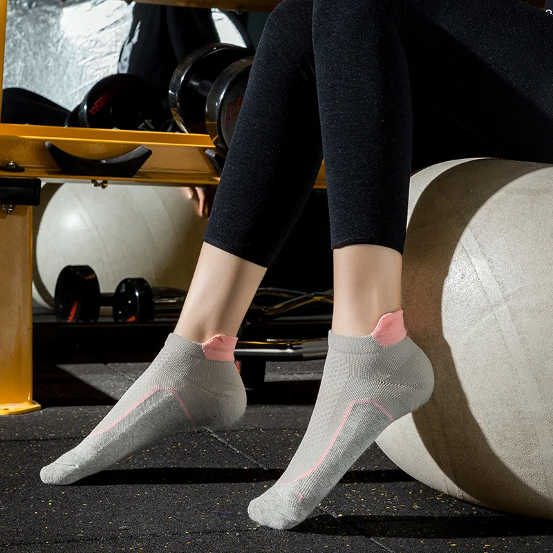 Women Gym Sport Ankle No Show Socks Grils Cotton Fitness Socks Mesh Breathable Deodorant Winter Outdoor Travel Socks
