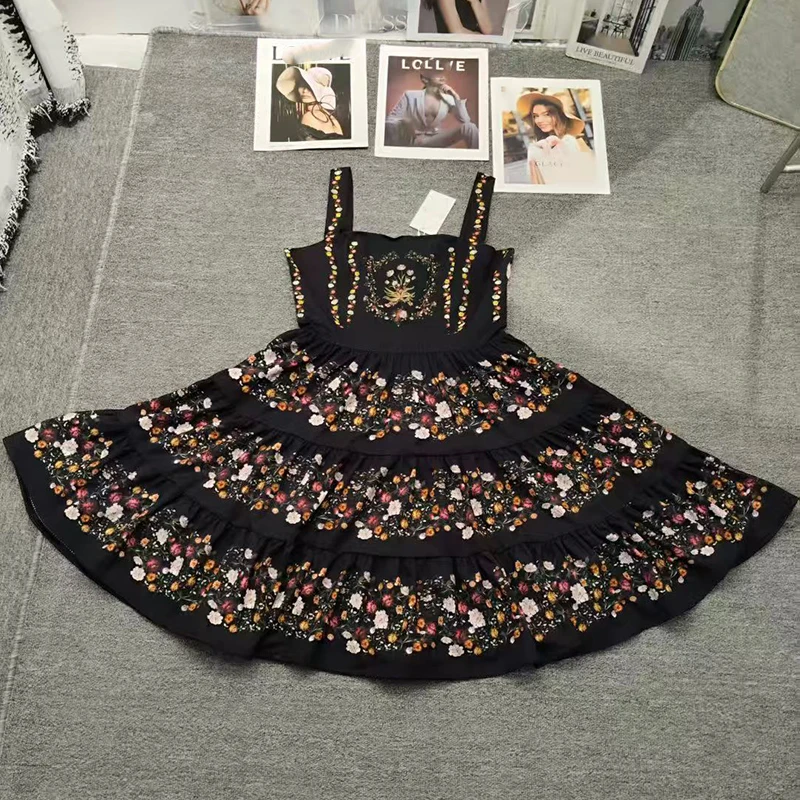Retro geometric print sexy suspender dress 2026 summer women's fashion holiday high waist pleated multi-level loose A-line skirt