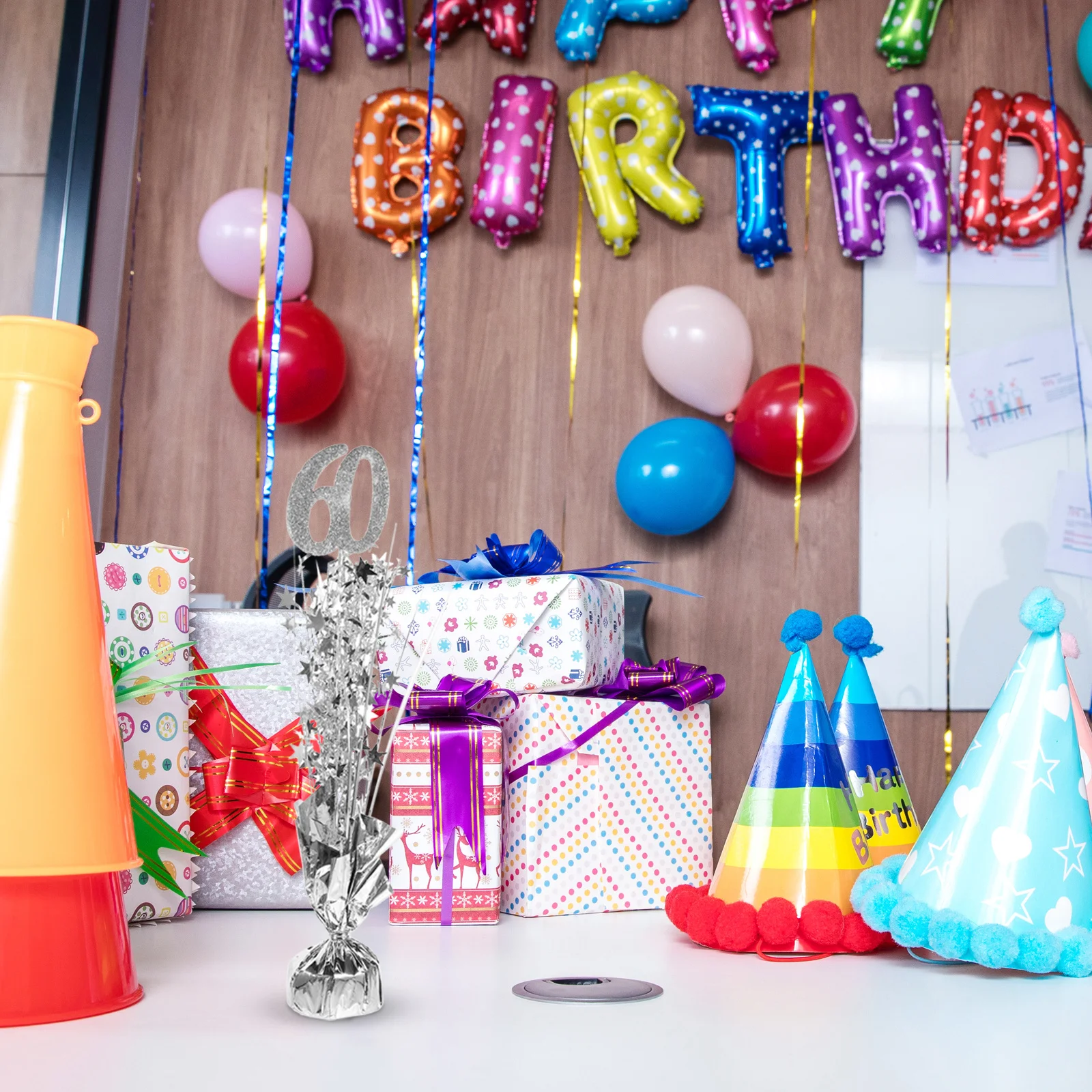 

60th Birthday Party Table Centerpiece Eye-Catching Glitter Ornament Wear-Resistant Number Sign Decor Cake Topper Anniversary