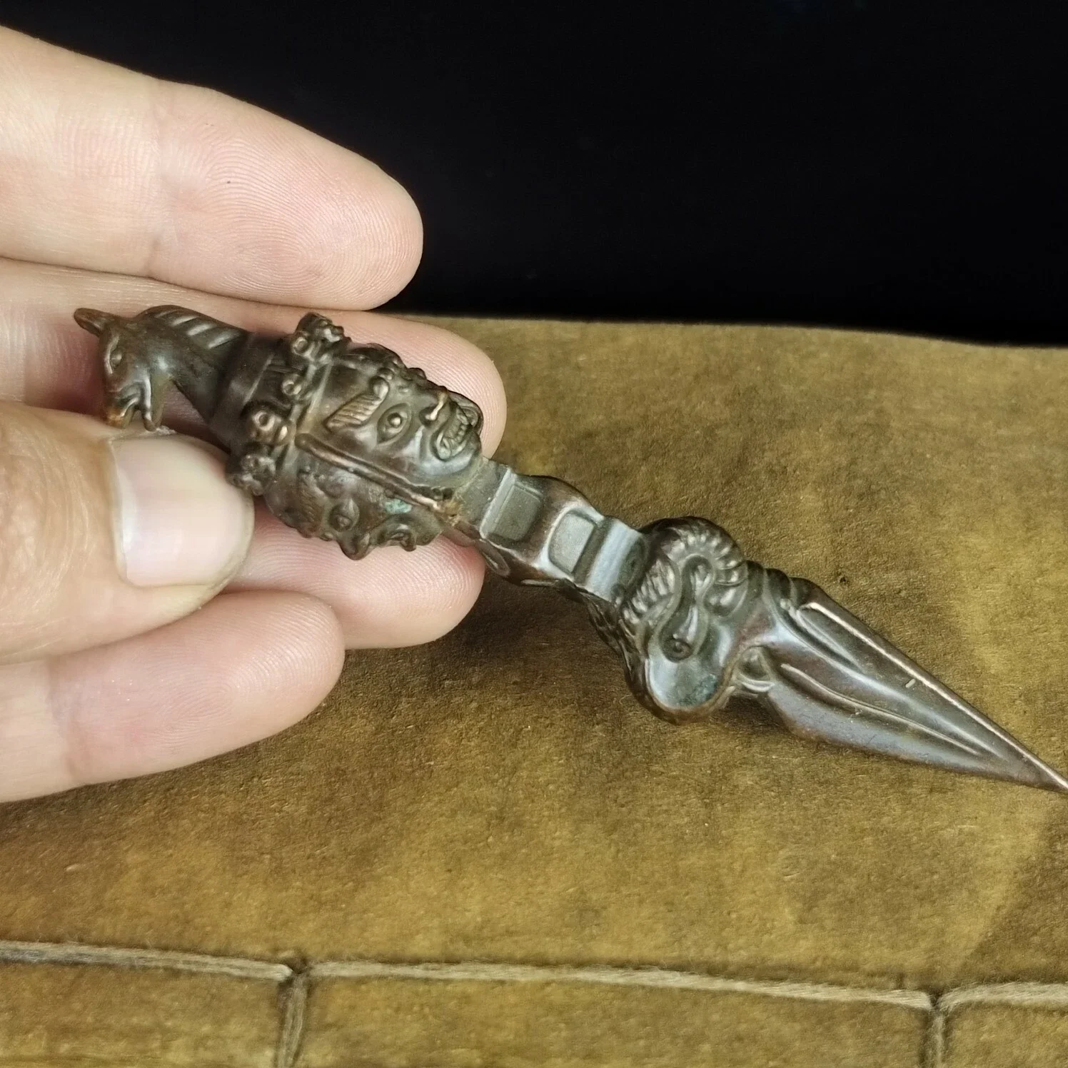 

Chinese Antique Bronze Vajra Descending Pestle Buddhist Ornaments Statue