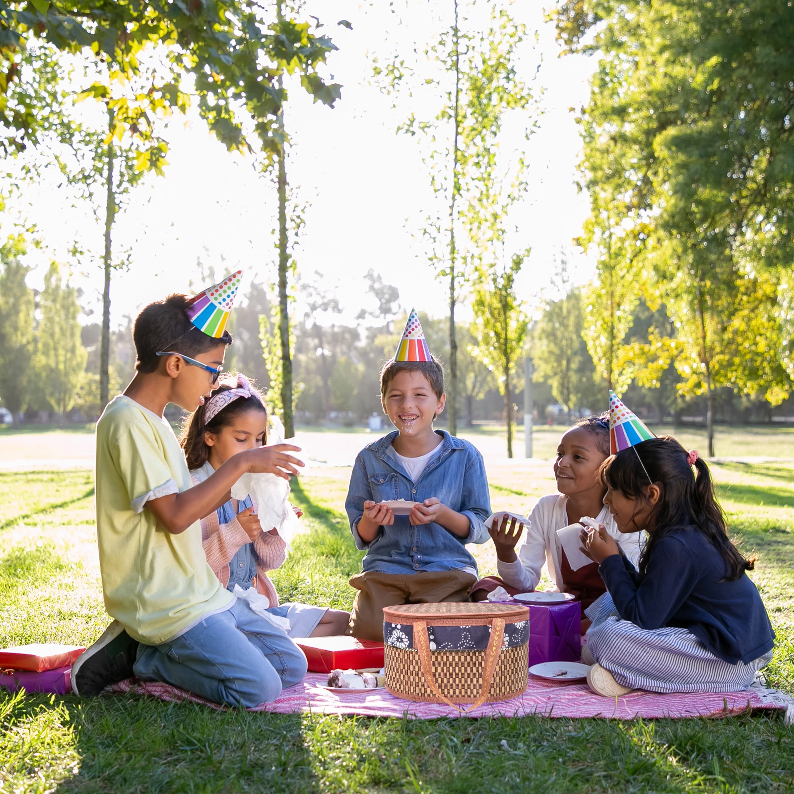 

Handheld Bamboo Picnic Basket Multifunctional Storage Basket Covered Portable Gift Packing Food Vegetable Fruit Holder