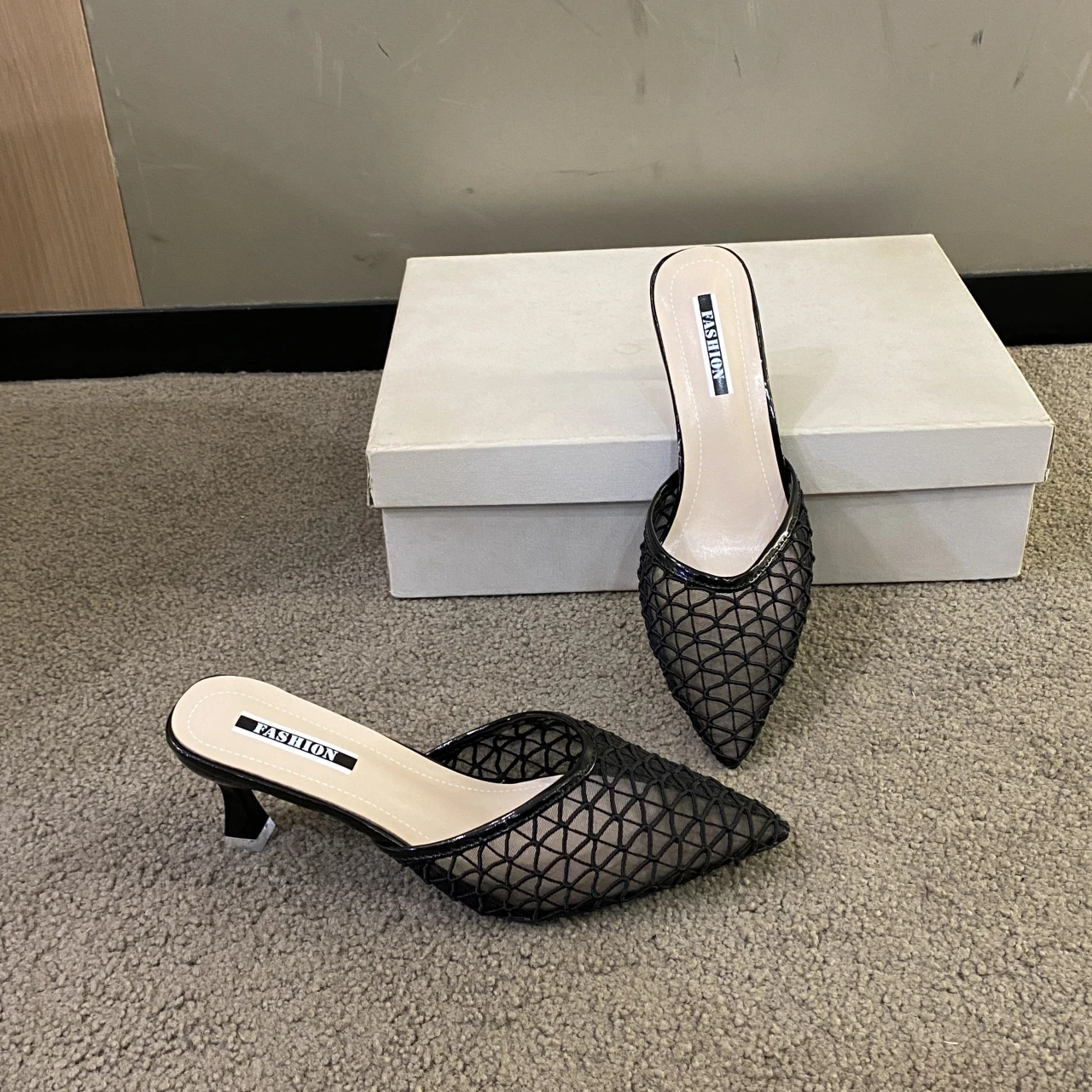 Zapatillas de tacón alto de malla con temperamento para mujer, zapatillas de tacón fino con punta estrecha para fiesta, zapatos sin cordones de diseño de marca para mujer