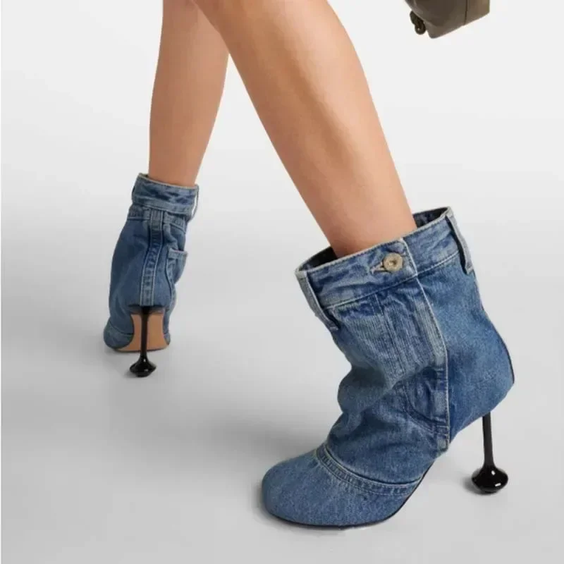 2026 Autumn/Winter Fashion Slender High Heel Short Boots Round Head Jeans Boots Pocket Design Runway Women's Large Short Boots