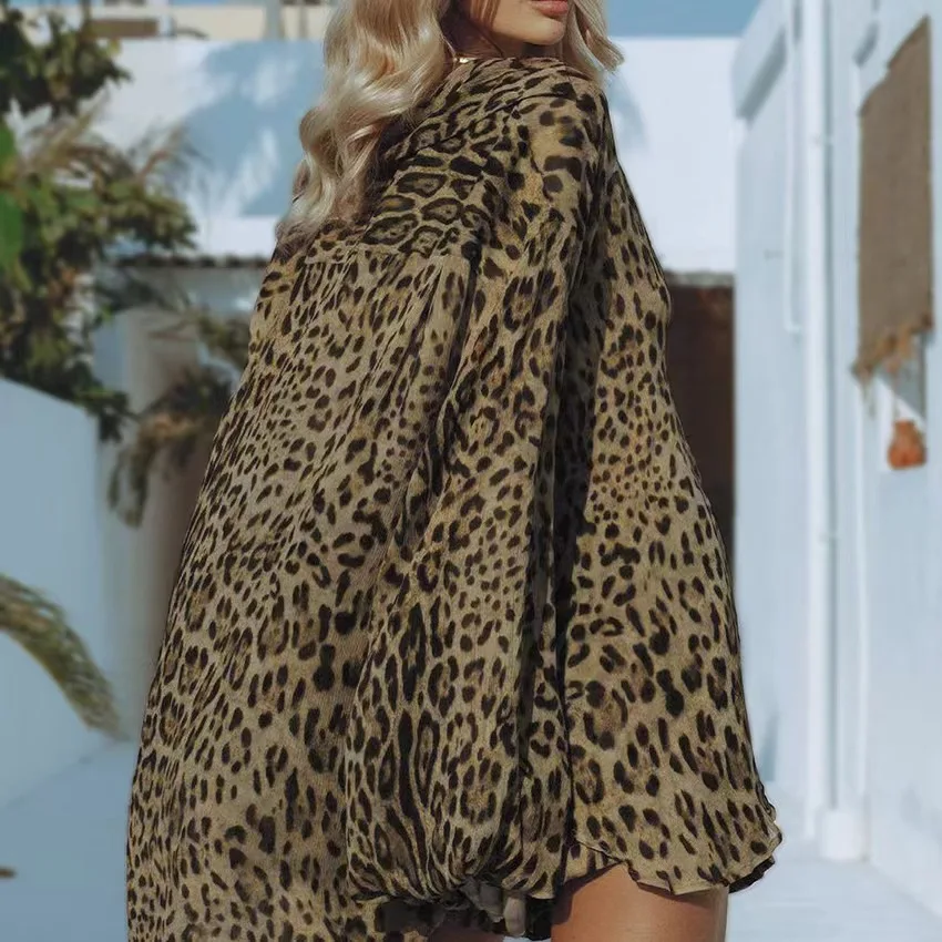 ゆったりとしたレオパード柄トップスとオーツセット、ファッショナブルなツーピースレディースアンサンブル、ロングスリーブフリップカラートップとオーツパンツ