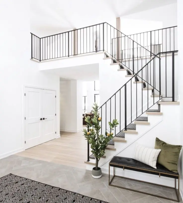 Personalizzazione Corrimano per scale in ferro battuto forgiato a mano dal design moderno Balaustre decorativi e accenti di rosetta con antiruggine