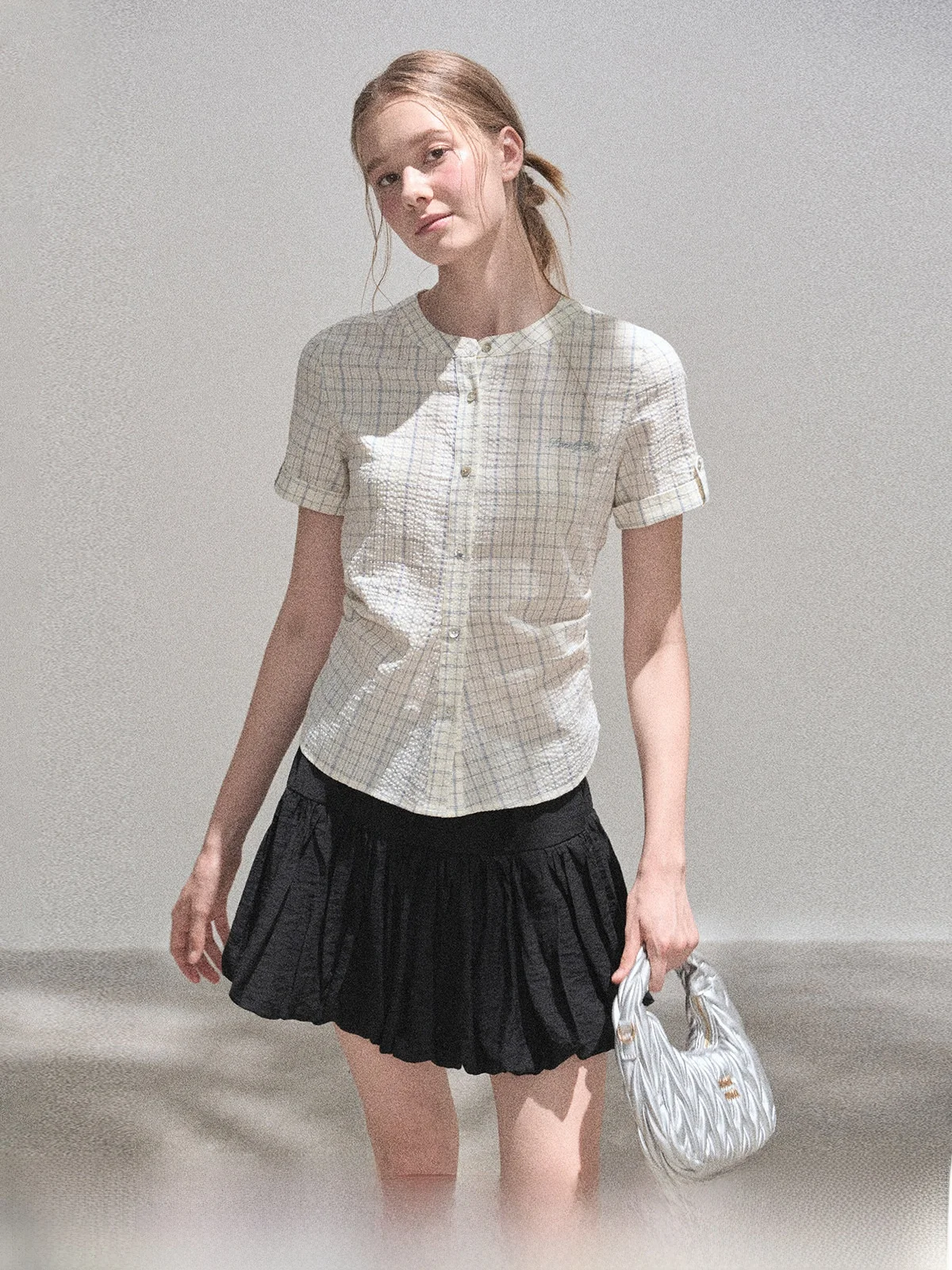 

Женская приталенная летняя блузка с плиссировкой на талии, круглым вырезом, коротким рукавом, с узором, для повседневной носки, из хлопка.