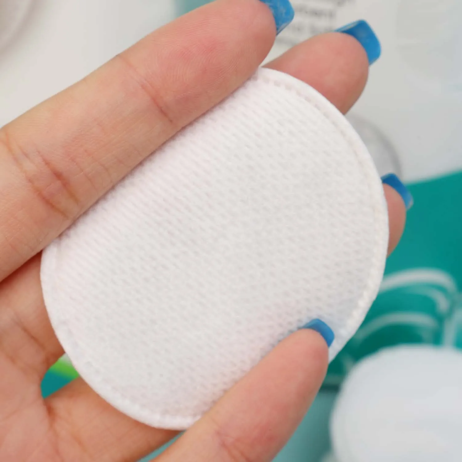 Disposable Soft Round Cotton Pads Professional Double-sided Daily Facial Cosmetic Cleaning Makeup Nail Polish Remover Pads Tool