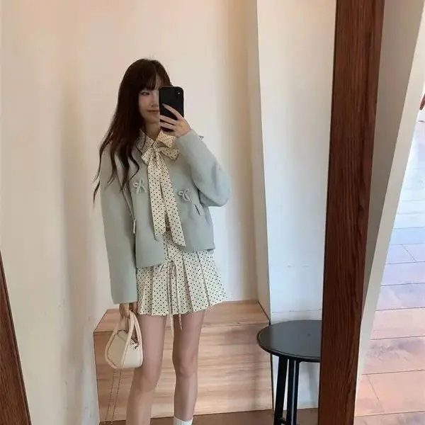 

Three-Piece Set Women'S Sweet Gentle Style Bow Bow Cardigan Versatile Coat Polka Dot Lapel Shirt Pleated Skirt Suit