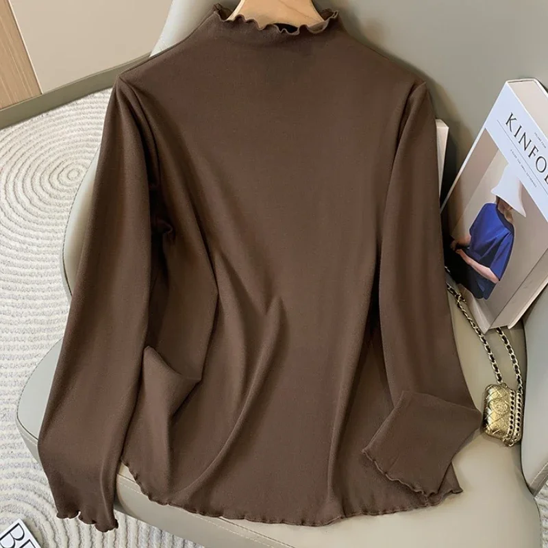 ملابس داخلية للخريف والشتاء مبطنة بالصوف موضة قطع علوية كبيرة الحجم 2025 مقاس كبير تي شيرت نسائي بأكمام طويلة وياقة مدورة مخملية