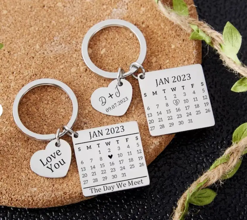 Personalized Engraved Calendar Keychain Custom Special Date Heart I U Pendant Stainless Steel Lover Matching Jewelry