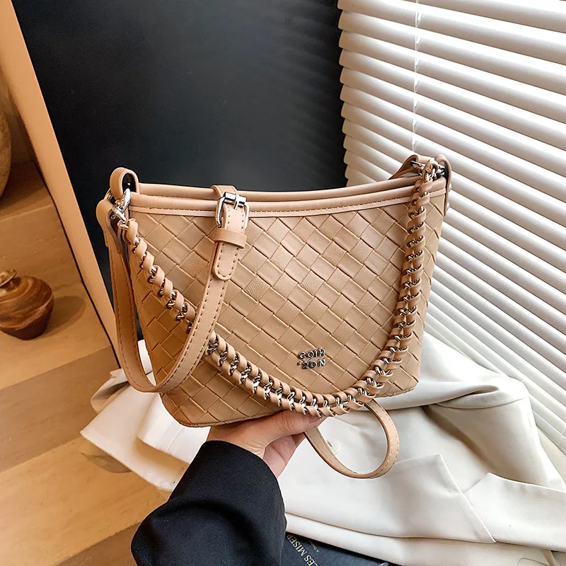 

2025 Women's Niche Fashion Woven Bucket Bag - Summer High-end Chain Portable Shoulder Crossbody Bag