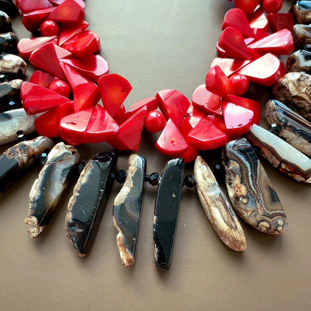 Y·YING Red Coral Rough Agate Statement Necklace Natural Raw Agate Slice Bib Necklace Bohemian Chunky Beaded Collar Necklace