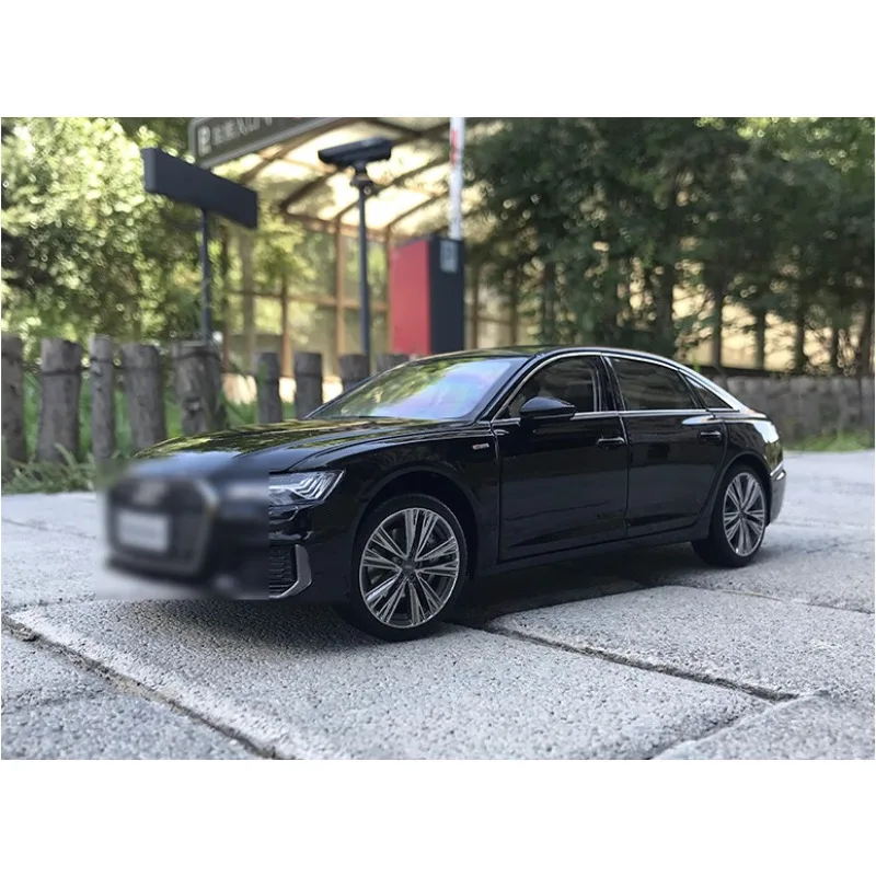 

NEW 1/18 For Audi A6 L A6L 2019 Diecast Metal Car Model Gold/Black Toys gifts Hobby Display Collection Oranments