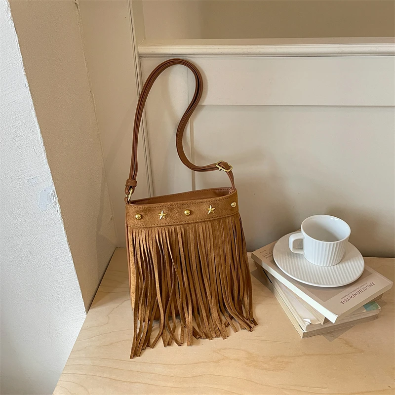 Autumn/winter New Vintage Fringe Crossbody Bag Western Star Rivet Suede Shoulder Purse Boho Retro Tassel Small Messenger Handbag