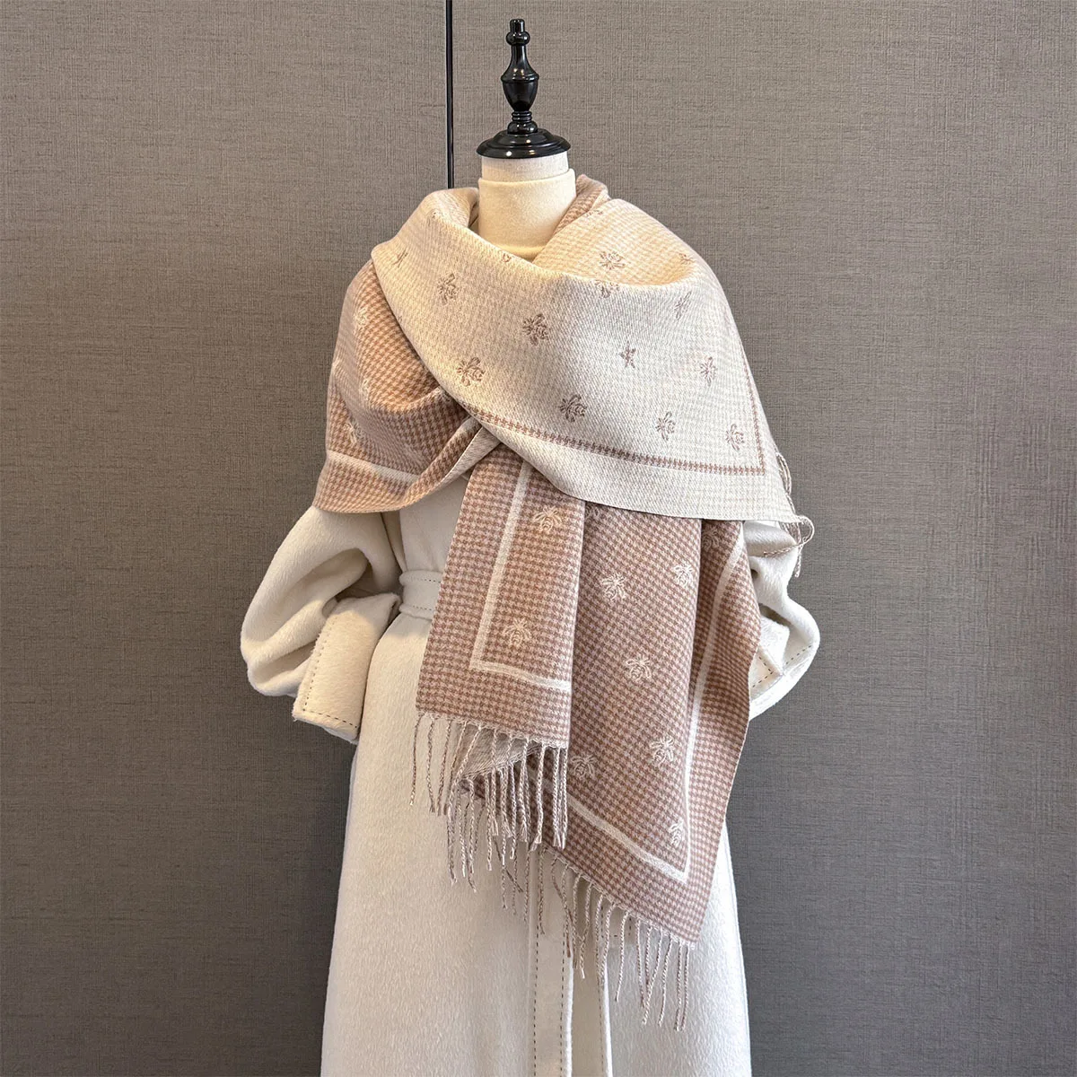

Luxury Winter Cashmere Scarf Women New Design Warm Pashmina Long Tassel Scarves Female Bee Print Shawl Thick Foulard Bufanda