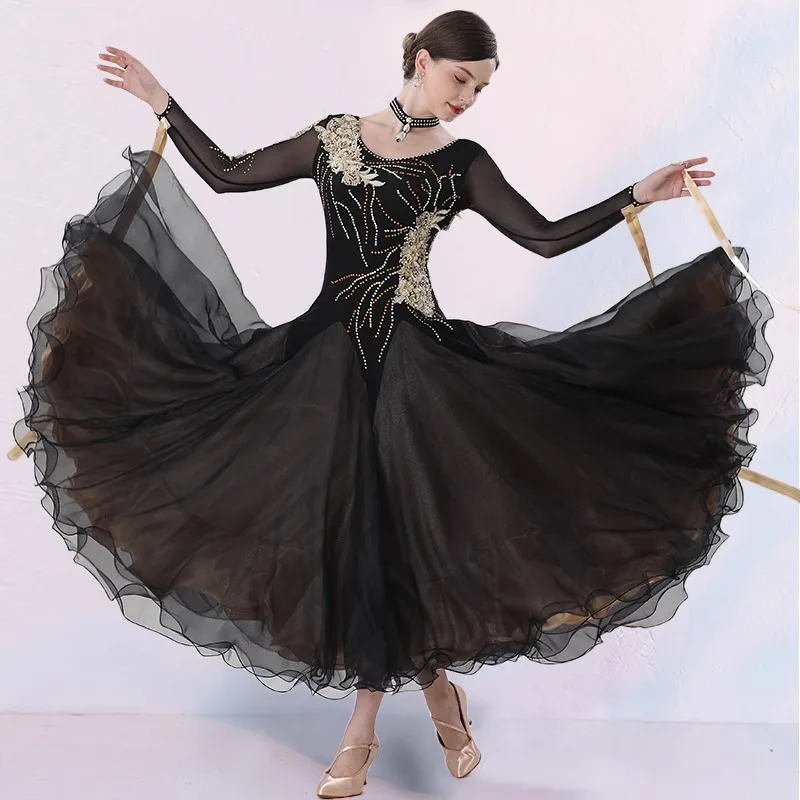 Abito da ballo moderno Nuovo abito da ballo standard nazionale Grande altalena Decalcomania per costume da ballo di fascia alta intarsiata con