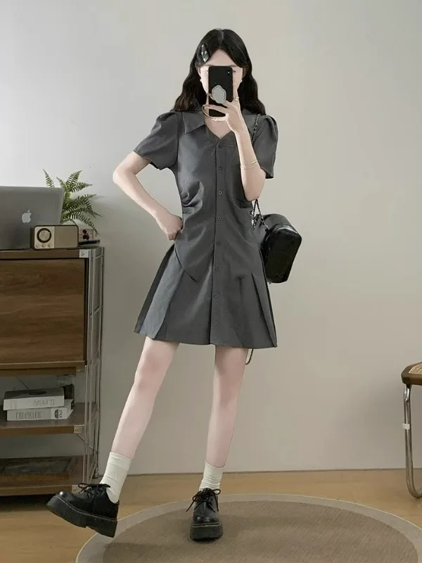 فستان صيفي بأكمام قصيرة بتصميم بولو مقاس كبير للنساء، تنورة قصيرة بخصر مرتفع على شكل حرف A، مكشكشة عند الخصر، غير متماثلة