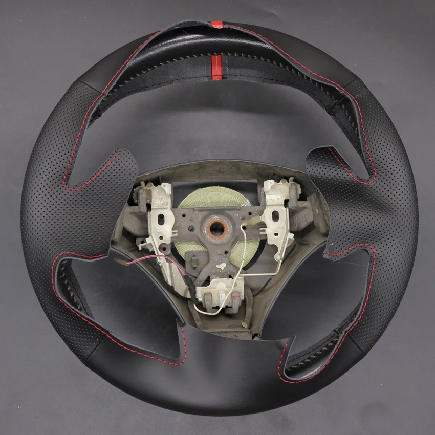 Black Faux Leather Car Steering Wheel Cover for Toyota Corolla Yaris Verso sportivo ZZE123 1999-2005
