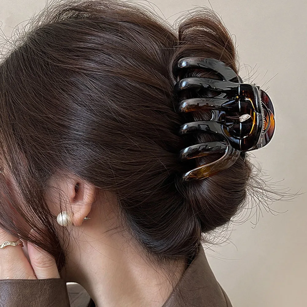 Fermagli per capelli in zucca acrilica Artiglio per capelli alla moda semplice scavato per le donne Temperamento vintage Shark Y2k Fermagli per capelli alla moda