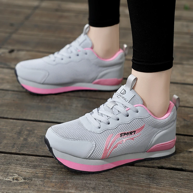 New Stylish Outdoor Casual Womens Shoes Non-slip Breathable Mesh Women's Shoes Low-top Comfortable Breathable Shoes All-season