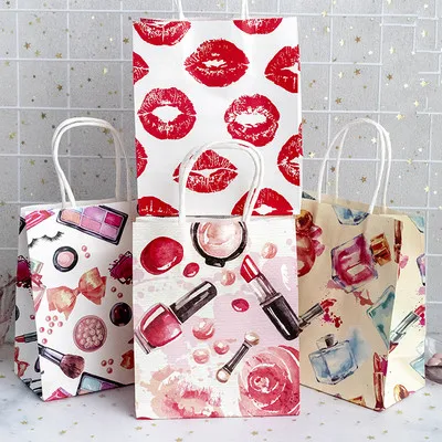 30 Pcs/lot 15x18cm Cosmetic Pattern Printing Paper Bags With Handle Gift Bags Party Favor Wedding Packaging Storage Bags