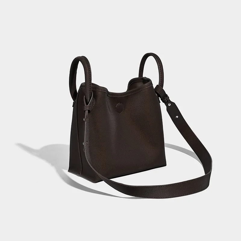 

Матовая простая сумка премиум-класса 2025 года, новая модная нишевая универсальная пригородная сумка-мессенджер, модная модная сумка-корзина для овощей