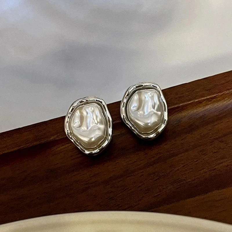 Women's Vintage Circle Drop Earrings with Baroque Pearl